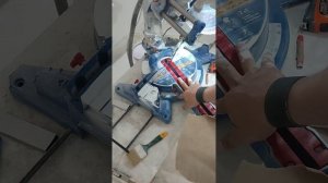 Потолочный плинтус. Угол потолочного плинтуса