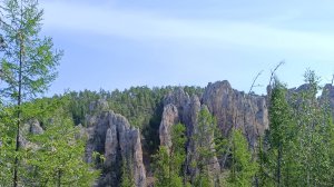 на  Ленских столбах, круиз выходного дня теплоход Демьян Бедный