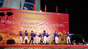 Концерт во Вьетнаме,на улице Нячанга