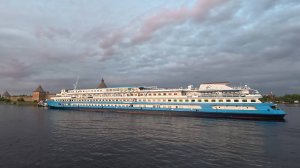 На закате выходим в Ладогу, теплоход "Николай Чернышевский", компания "Водоход", РФ, 06.06.2025