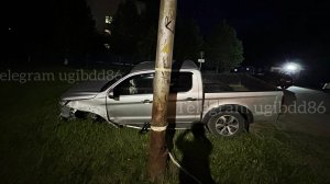 В Пойковском водитель сбежал с места ДТП