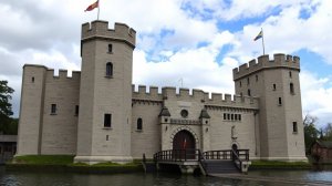 Почему На Руси нет замков ?