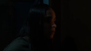 Она не мать