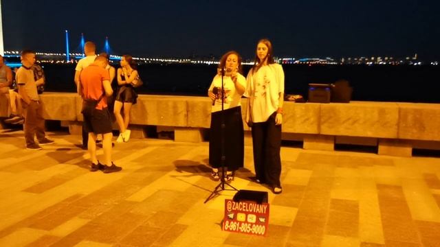 ПОЕМ ВЖИВУЮ НА УЛИЦЕ