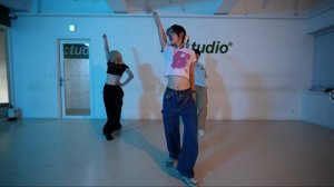 Davido - Offa Me ft. Victoria Monét
Needs Choreography