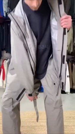 Stone Island сделали походную куртку, в которую… вшиты брюки

 Прикольная тема!