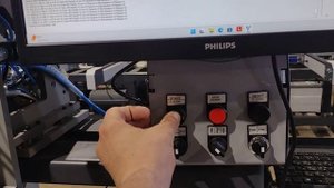 Обрабатывающий центр Vstec M300S - кнопка аварийно остановки СТОП