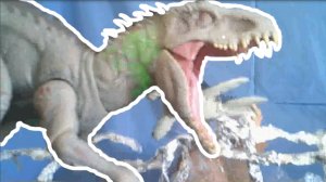 Индоминус против Ти-Рекса, Велоцираптора