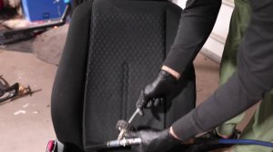 Сколько грязи в авто владельца с детьми? Ответ внутри.