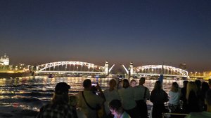 28-07-2025 Ещё подарки // Отмечаем годовщину // По Неве, развод мостов.