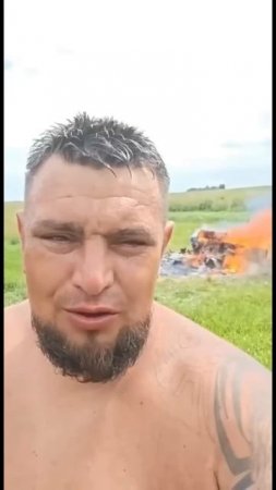 Женщина ушла от мужчины и подала на развод.