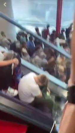 ✈️«Аэрофлот» попросил пассажиров отмененных рейсов не приезжать в Шереметьево✈️