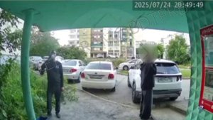 В Уфе неизвестный мужчина домогался до ученицы 11 класса. В полицию обратилась мать школьницы.