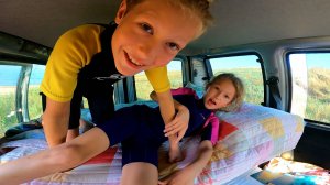 Диана и Даня провели 24 часа в машине на пляже.