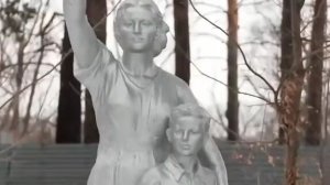 Ишим. Памятники на турбазе Обувной фабрики.