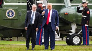 Как Пеле, но в гольфе: Трамп продолжает гастролировать по Европе