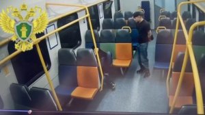 ‼️В электричке на МЦД, 22-летний мужчина вытащил из кармана у спящего пассажира 170 тыс рублей‼️