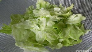 Cалат с кукурузой и яйцами