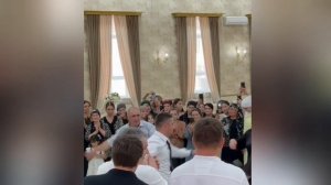 Диана Гюлечова на свадьбе.mp4