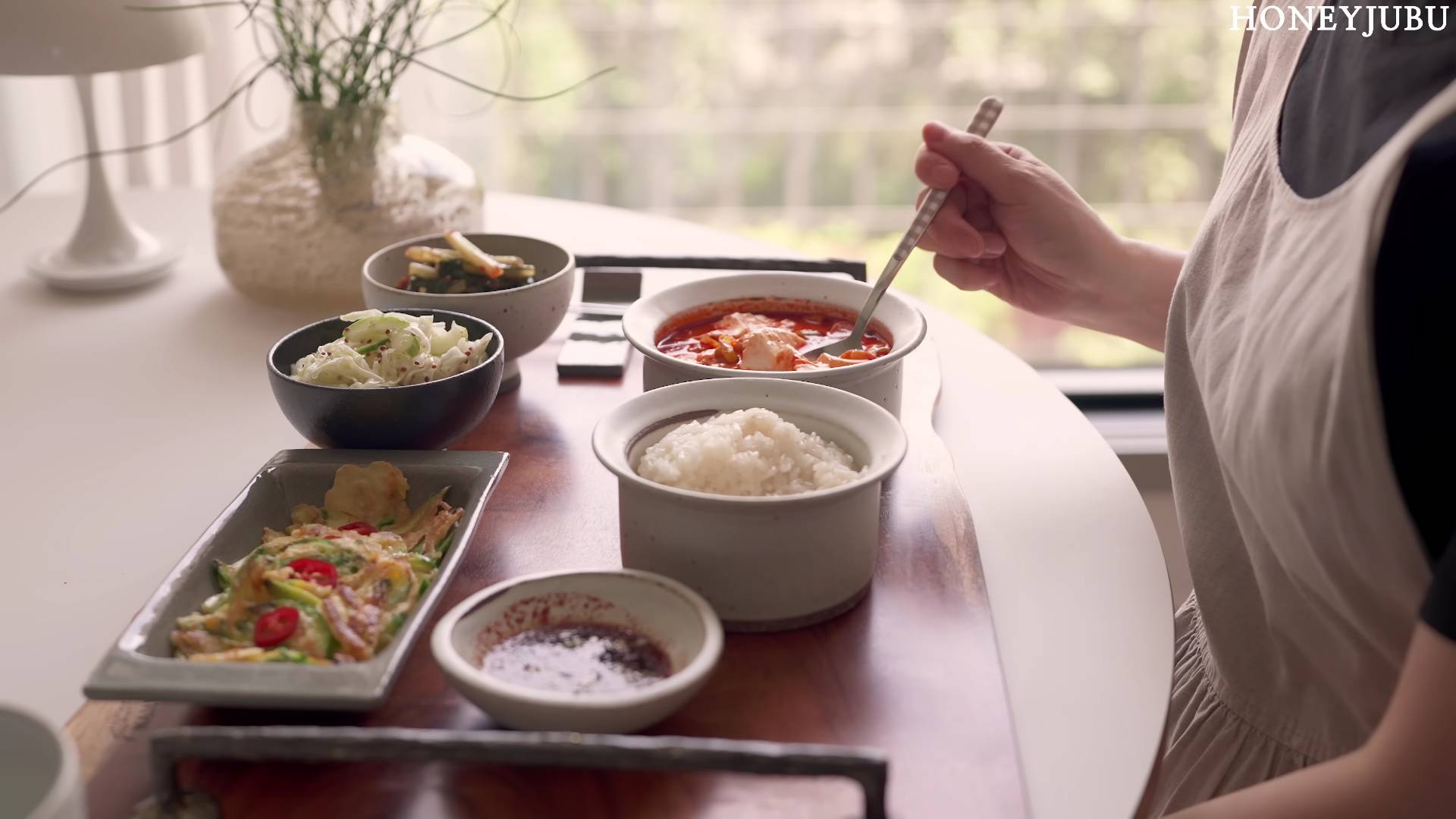 Honeyjubu Погода в 5 00 утра  Обед для мужа, ультрапростой способ приготовления риса, 9 видов риса смотреть онлайн