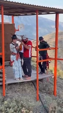 Решила поменять обувь дагестанца, а как смотрит, как смотрит асса