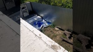 поливаем армопояс водой