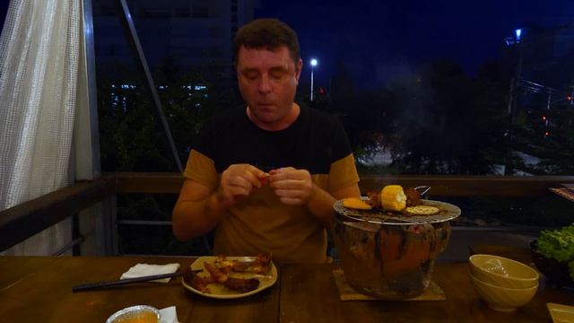 Обзор Tiem Nuong Khoi. Супер мясо КоБе на гриле! смотреть онлайн