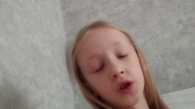 У Миланы колики,не спала всё ночь?