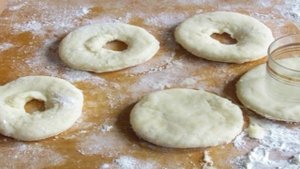 Быстрые пончики на кефире