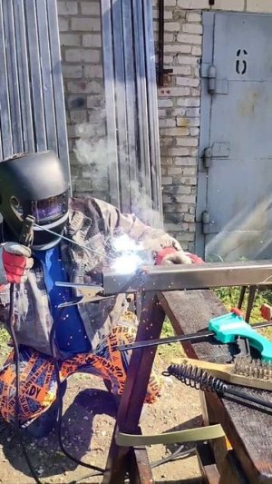 Сборка опор забора
