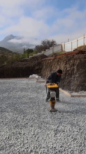 Подготовка к бетонным работам. Завершили 1 этап строительства загородного дома #дом #строительство смотреть онлайн