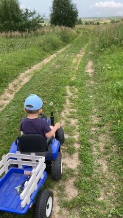 Новая техника 🚜 #трактор #тракторишка #игрушка #трактордлядачи #жизньвдеревне #деревня #еревенский