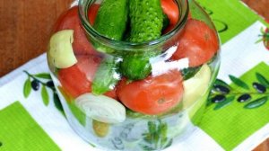 Ассорти из огурцов и помидоров на зиму