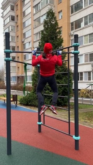 Подтягивания на турнике