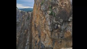 ТУИМСКИЙ ПРОВАЛ - с.Туим, Хакасия.
Техногенный провал.
Сейчас ЭКСТРИМ - ПАРК.