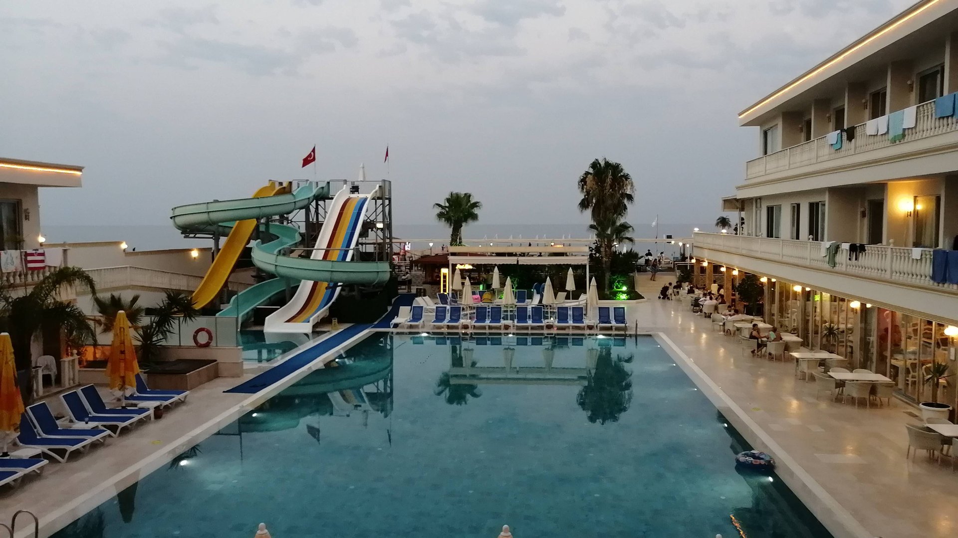 Влог/Турция 2025 часть 2/Заселили в другой отель/Отель Laperla 4*/Обзор номера и отеля/ смотреть онлайн