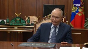 Путин посмеялся над опцией «Оплата улыбкой»