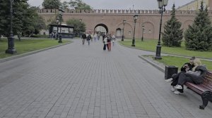 Гуляю у кремля