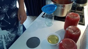 Сделала томатный сок// От души наелась блинов с творогом//