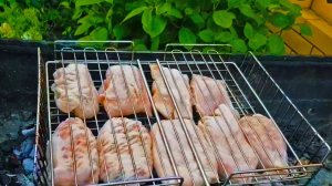 Котлеты в жировой сетке, жаренные на мангале: сочный вкус и аппетитный аромат дымка