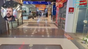 Рынок материалов и промышленного оборудования в городе Иу, Китай.