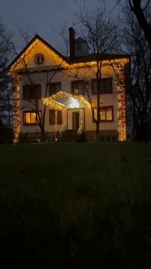 Украшение дома гирляндами