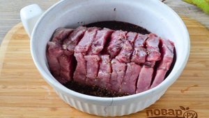 Ароматная свинина, запеченная с грушами