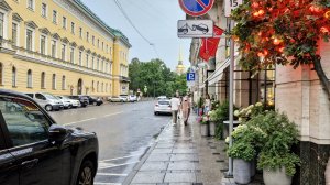 Вечер на Дворцовой площади и Невском проспекте Санкт-Петербурга