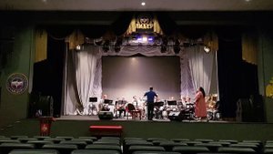 Поднимись над суетой