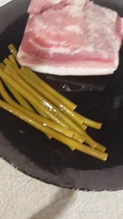 Сало с чесночными стрелками