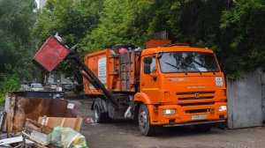 Мусоровоз МК-4552-02 на шасси КамАЗ-43253-G5 (Т 488 ХМ 22). / KAMAZ garbage truck.