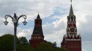 МЫ ШАГАЕМ ПО МОСКВЕ