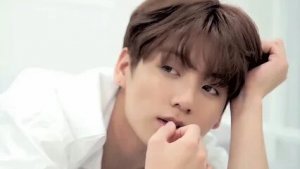 "Чонгук BTS: Путь к славе и вдохновению! 🌟🎤💖"