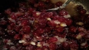 Быстрый пирог с брусникой